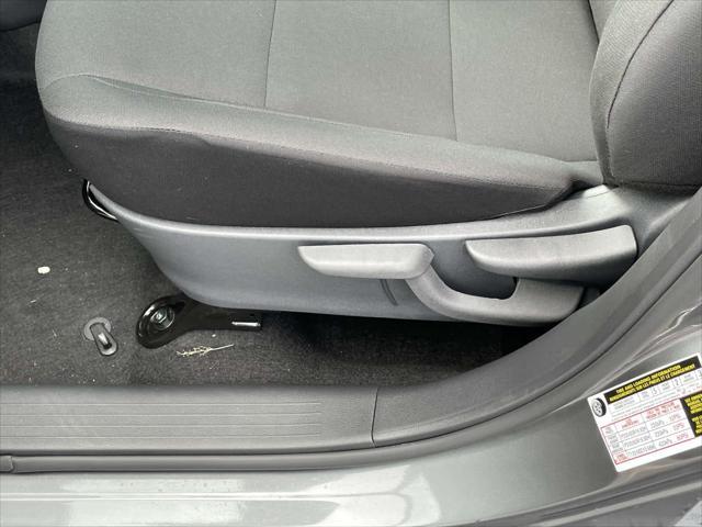 Photo of 2025 Gun Metallic Nissan Kicks