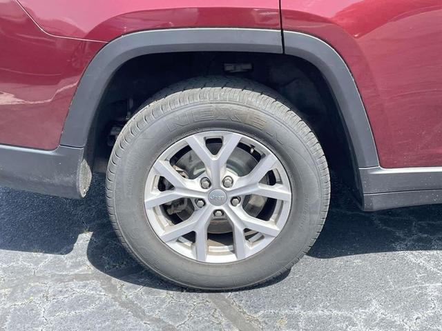 Photo of 2021 Velvet Red Pearlcoat Jeep Grand Cherokee L