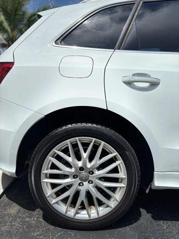 Photo of 2017 White Audi Q5