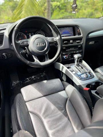 Photo of 2017 White Audi Q5