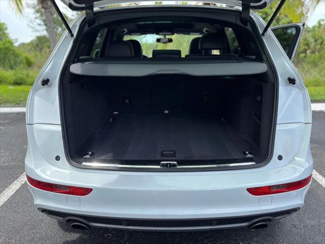 Photo of 2017 White Audi Q5