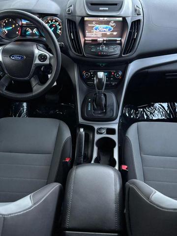 Photo of 2014 White Ford Escape