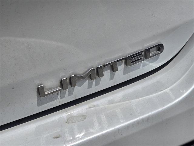 Photo of 2022 Pearl Toyota Highlander Hybrid