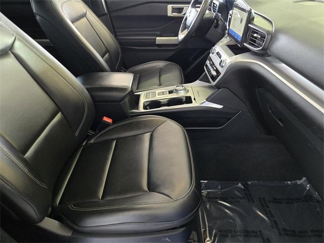 Photo of 2022 Atlas Blue Metallic Ford Explorer