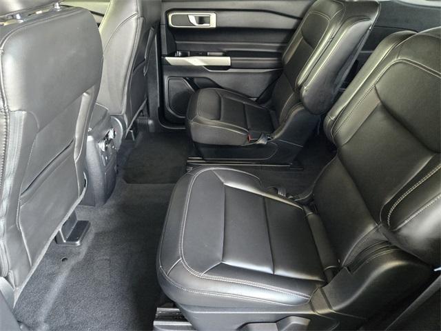 Photo of 2022 Atlas Blue Metallic Ford Explorer