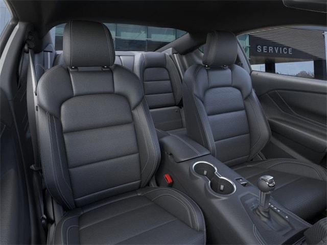 Photo of 2025 Oxford White Ford Mustang