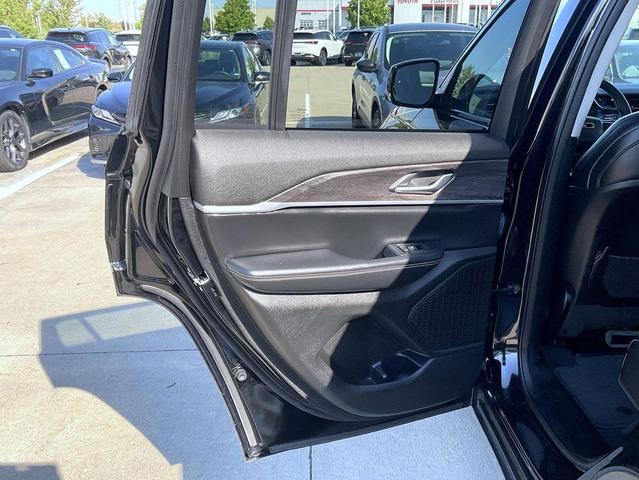 Photo of 2023 Diamond Black Crystal Pearlcoat Jeep Grand Cherokee