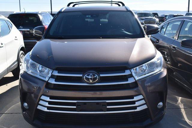 Photo of 2018 Toasted Walnut Pearl Toyota Highlander