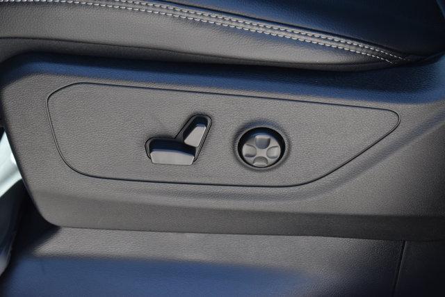 Photo of 2025 Bright White Clearcoat RAM 1500