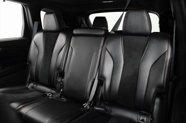 Photo of 2023 Liquid Carbon Metallic Acura MDX
