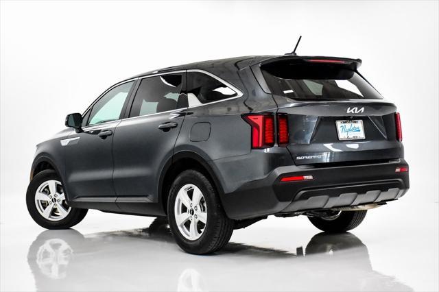 Photo of 2023 Gravity Gray Kia Sorento