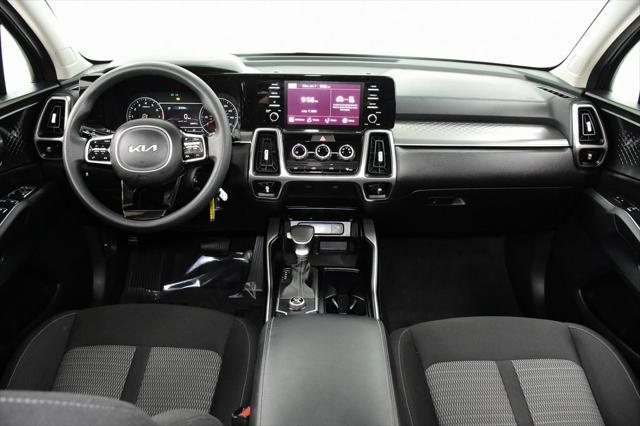 Photo of 2023 Gravity Gray Kia Sorento