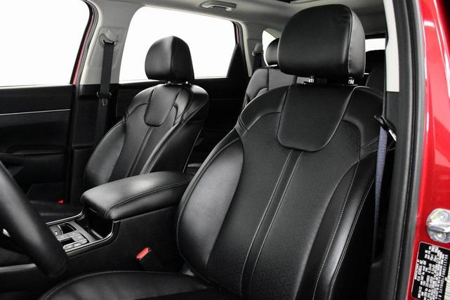 Photo of 2022 Passion Red Tintcoat Kia Sorento