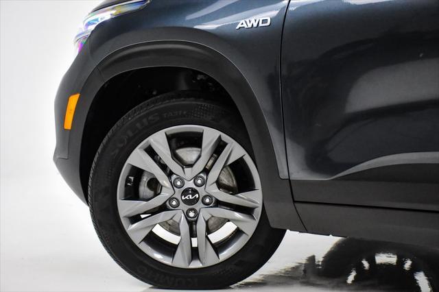 Photo of 2023 Gravity Gray Kia Seltos