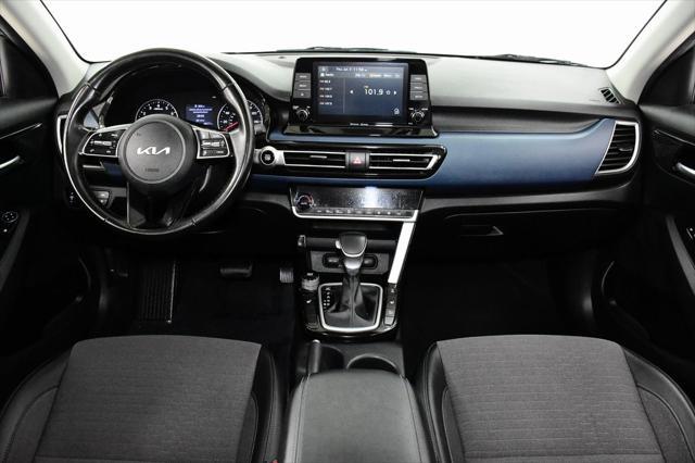 Photo of 2023 Gravity Gray Kia Seltos