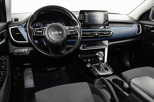 Photo of 2023 Gravity Gray Kia Seltos