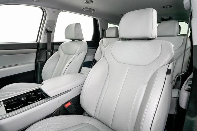 Photo of 2023 Hyper White Hyundai PALISADE