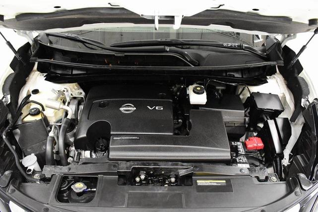 Photo of 2023 Pearl White Tricoat Nissan Murano