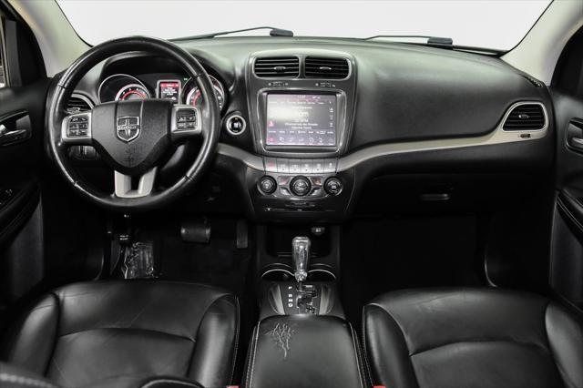 Photo of 2015 Granite Crystal Metallic Clearcoat Dodge Journey