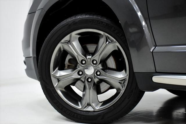 Photo of 2015 Granite Crystal Metallic Clearcoat Dodge Journey