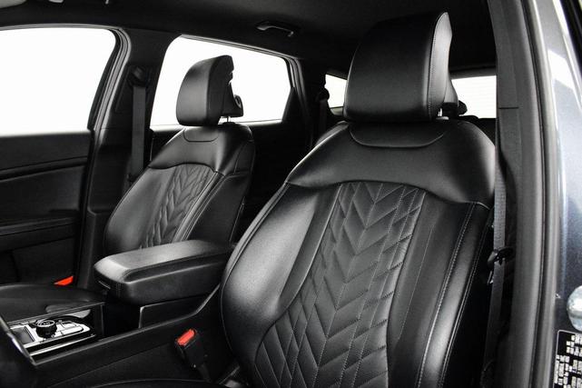 Photo of 2023 Gravity Gray Kia Sportage