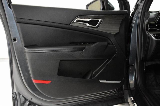 Photo of 2023 Gravity Gray Kia Sportage