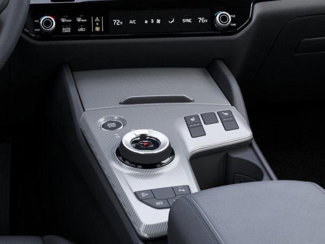 Photo of 2026 Snow White Pearl Kia Sportage Hybrid