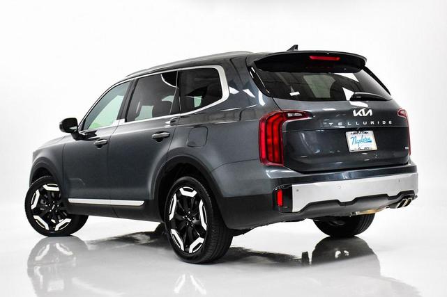 Photo of 2024 Gravity Gray Kia Telluride