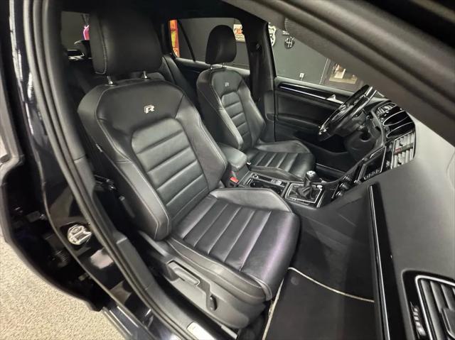 Photo of 2017 Deep Black Pearl Metallic Volkswagen Golf R