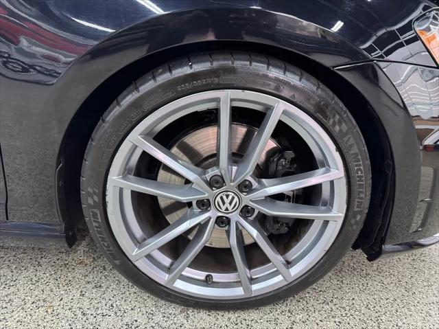 Photo of 2017 Deep Black Pearl Metallic Volkswagen Golf R