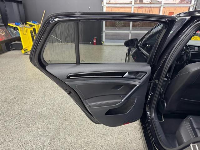 Photo of 2017 Deep Black Pearl Metallic Volkswagen Golf R
