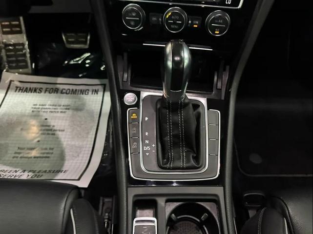 Photo of 2018 Deep Black Pearl Metallic Volkswagen Golf R