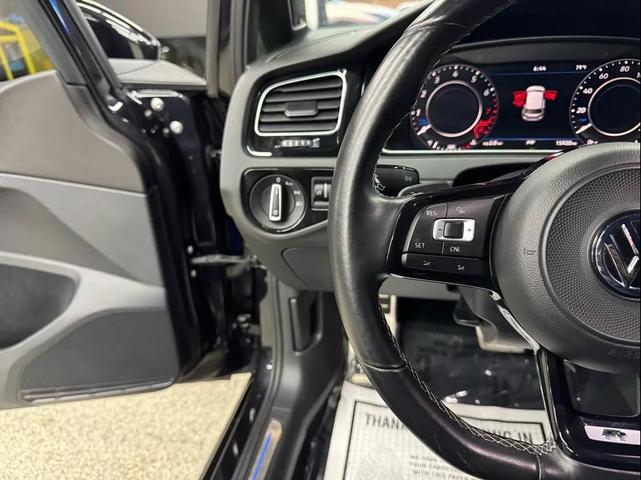 Photo of 2018 Deep Black Pearl Metallic Volkswagen Golf R