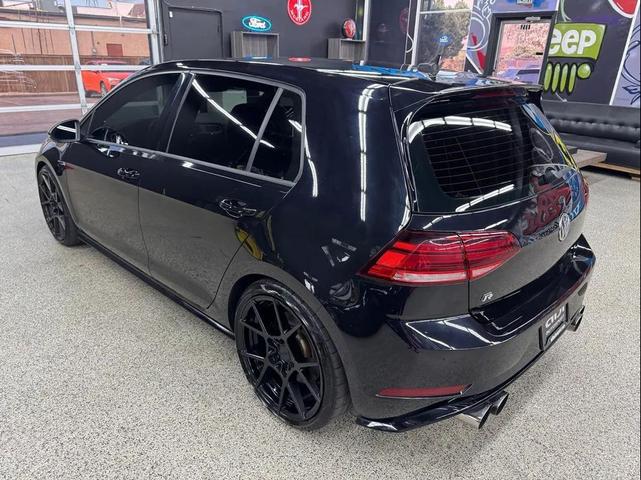Photo of 2018 Deep Black Pearl Metallic Volkswagen Golf R