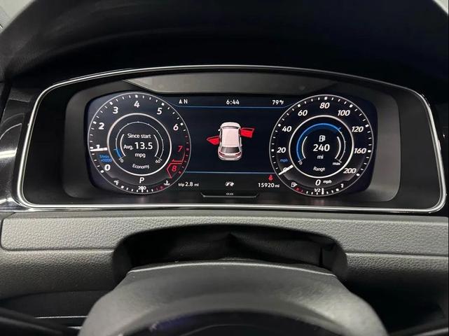 Photo of 2018 Deep Black Pearl Metallic Volkswagen Golf R