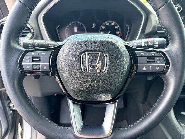Photo of 2023 Silver Metallic Honda Pilot