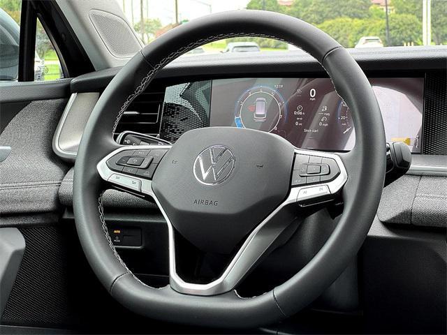 Photo of 2025 Platinum Gray Metallic Volkswagen Tiguan