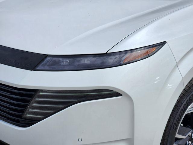 Photo of 2025 Everest White Pearl Tricoat Nissan Murano
