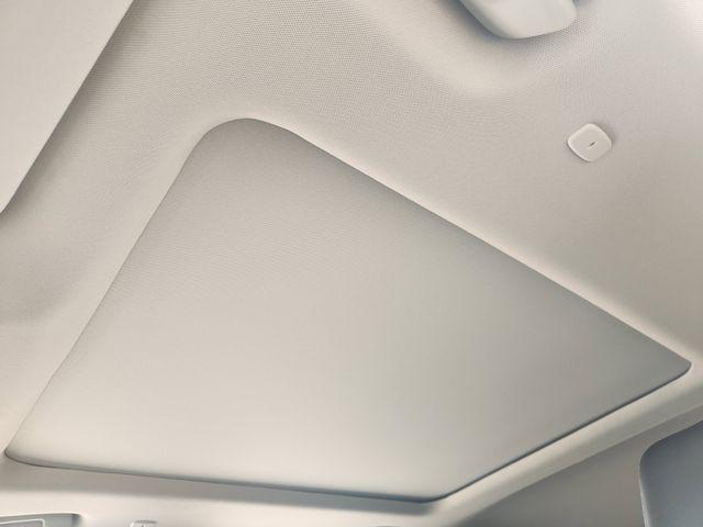Photo of 2025 Everest White Pearl Tricoat Nissan Murano