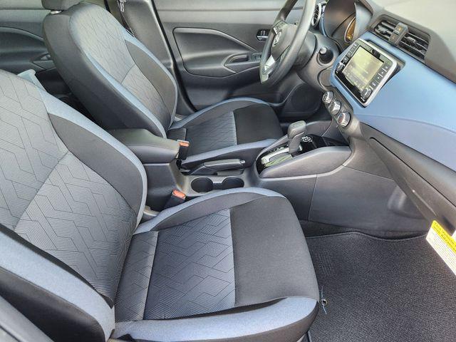 Photo of 2025 Brilliant Silver Metallic Nissan Versa