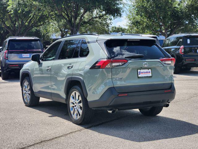 Photo of 2020 Gray Toyota RAV4