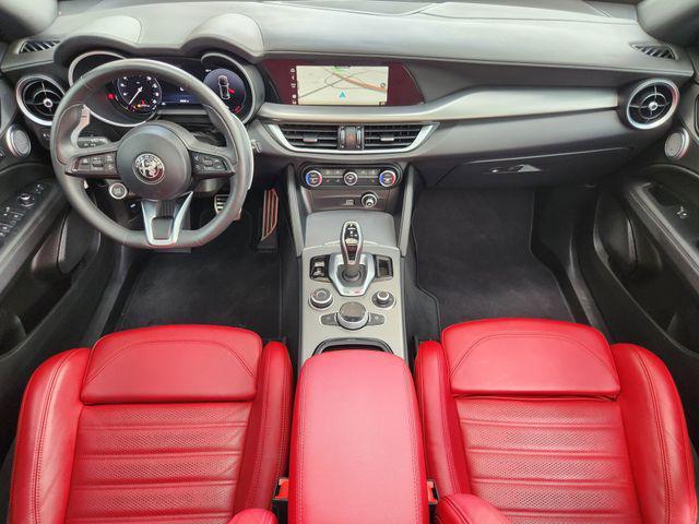 Photo of 2024 Vesuvio Gray Metallic Alfa Romeo Stelvio
