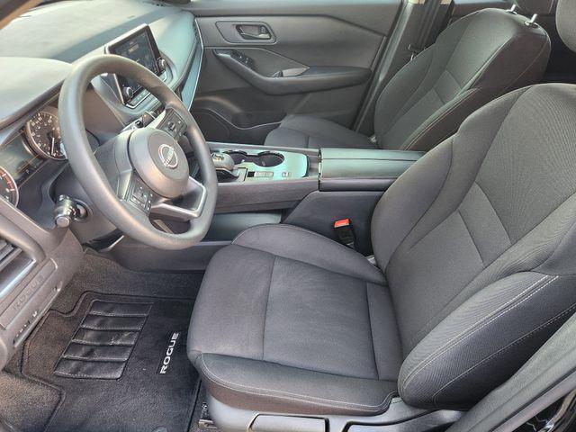 Photo of 2024 Super Black Nissan Rogue