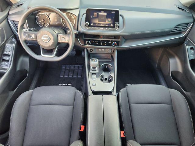Photo of 2024 Super Black Nissan Rogue