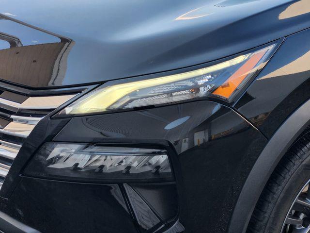 Photo of 2024 Super Black Nissan Rogue