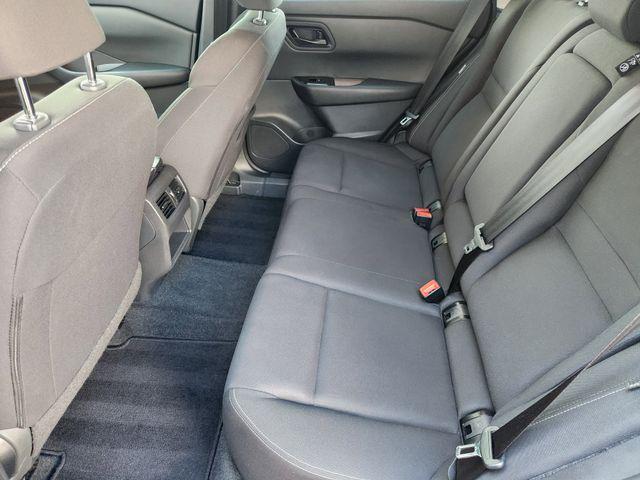 Photo of 2024 Super Black Nissan Rogue