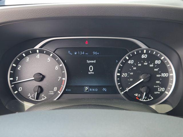 Photo of 2025 Glacier White Nissan Frontier