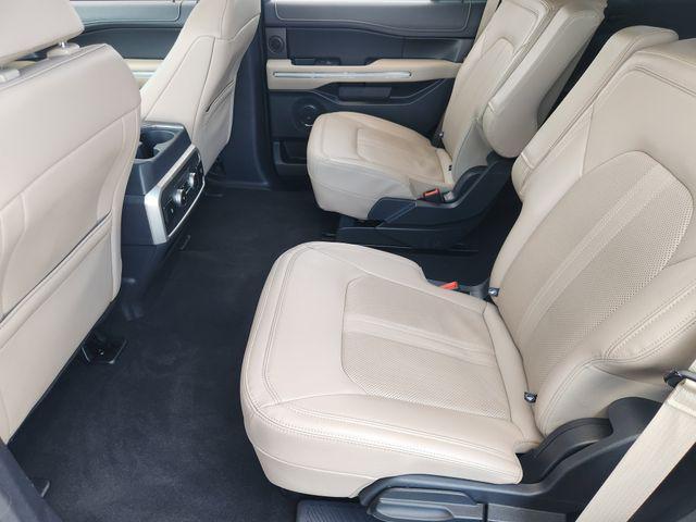 Photo of 2024 Oxford White Ford Expedition