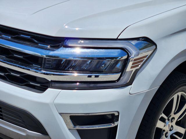 Photo of 2024 Oxford White Ford Expedition