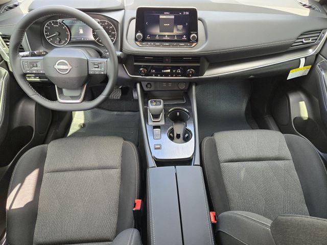 Photo of 2025 Super Black Nissan Rogue
